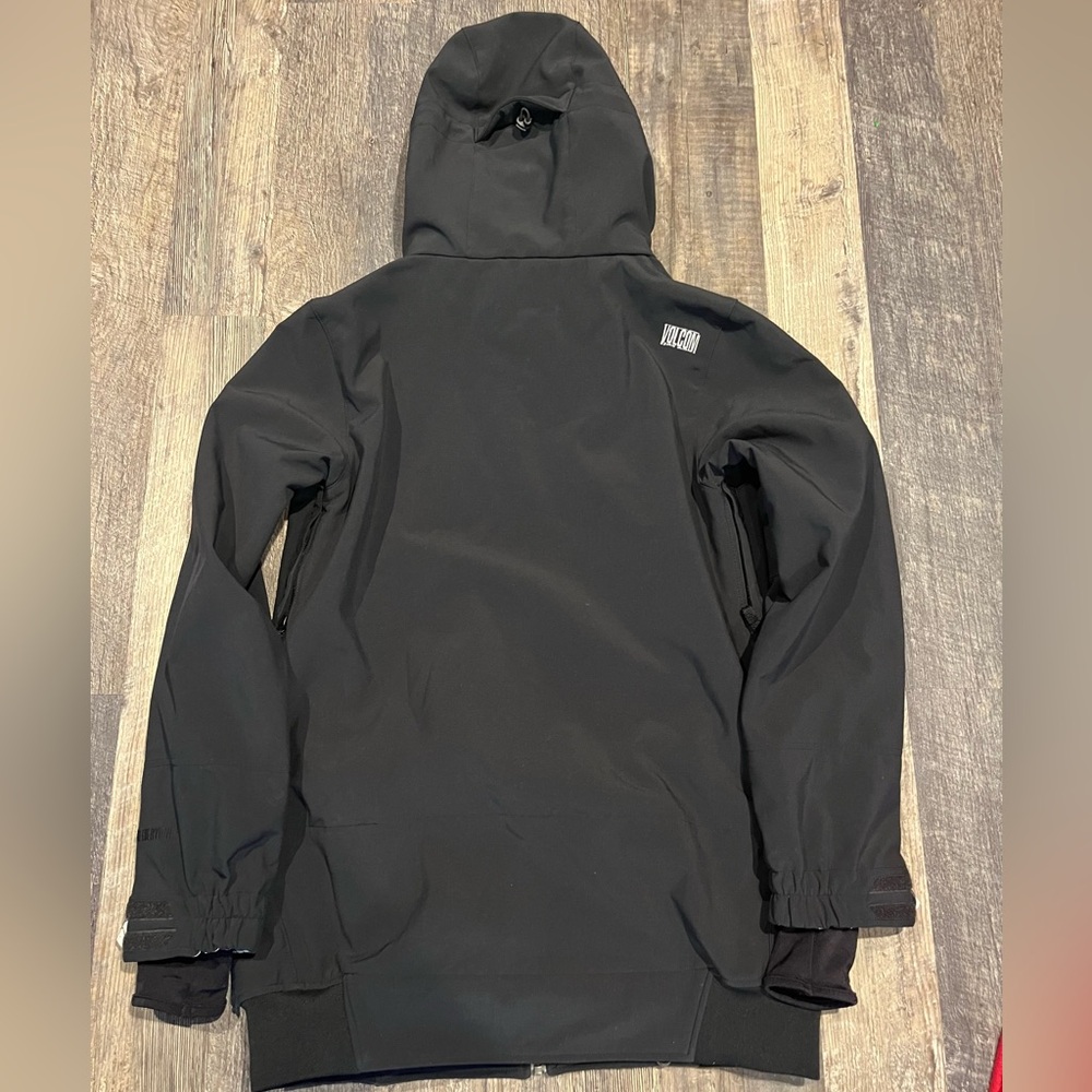Volcom snowboarding jacket - image 2